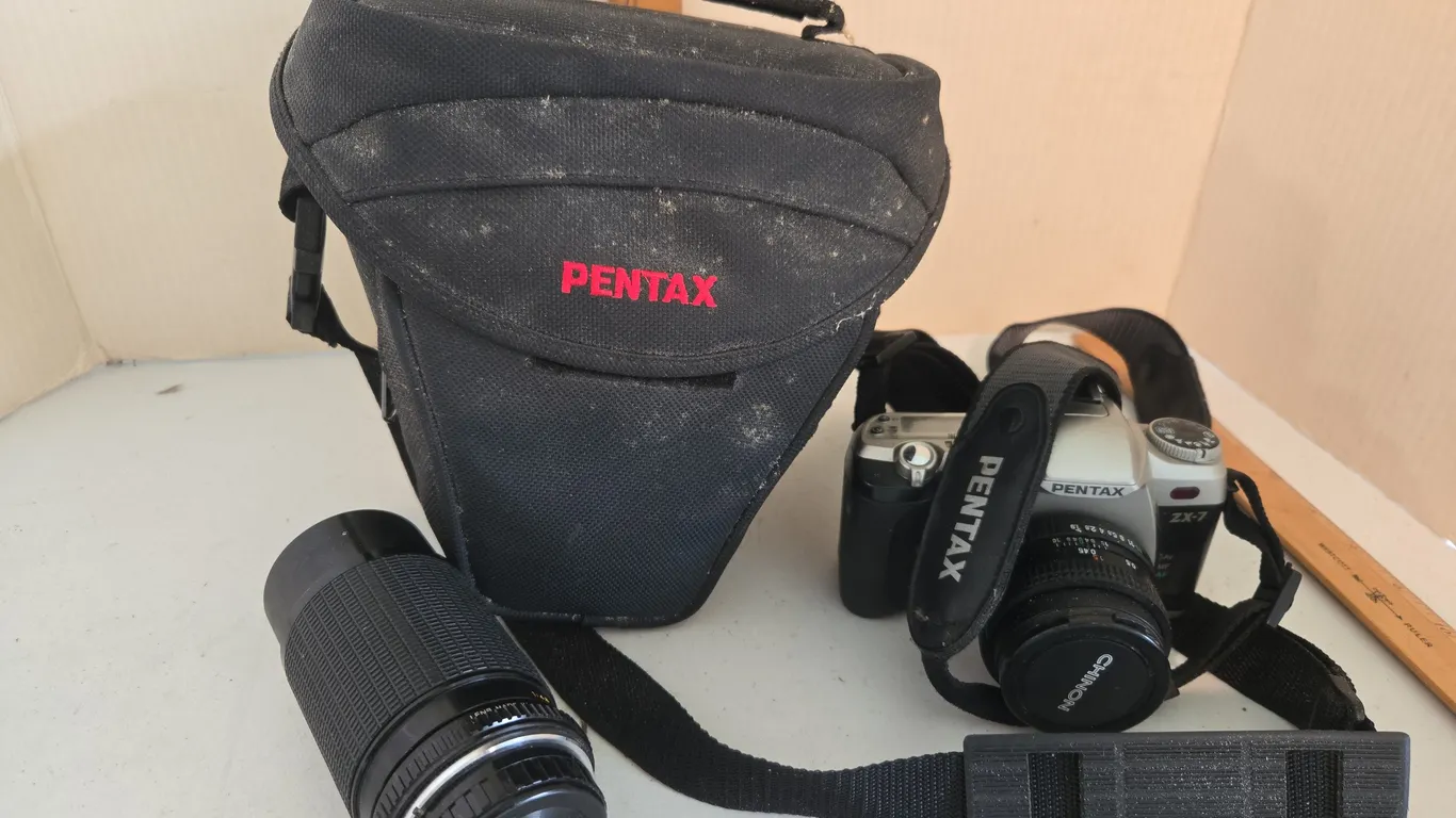 Pentex zx7 35mm camera with 2 lenses