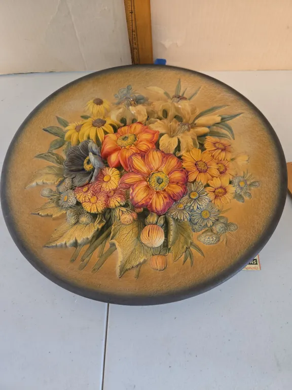 Bossom of England chalkware wall plaque