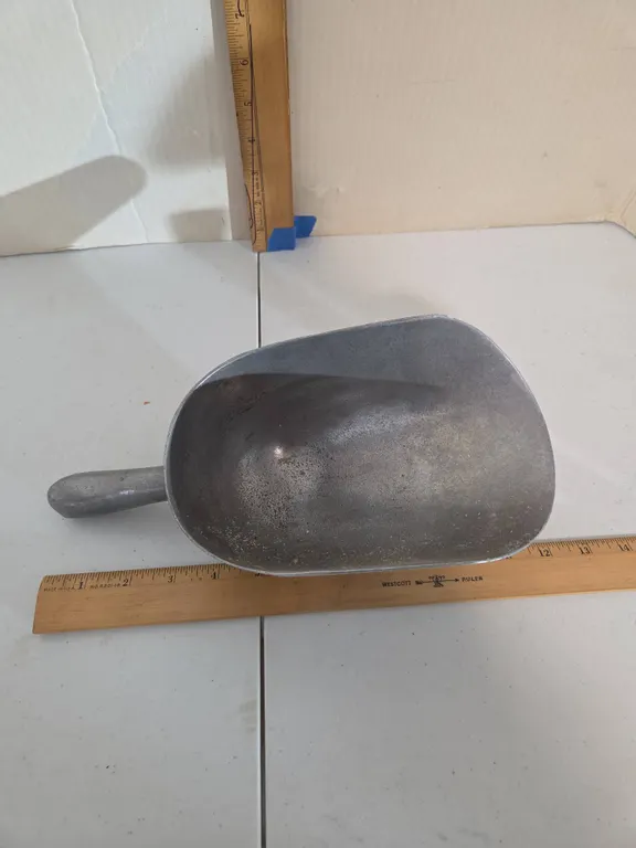 Vintage made in Britain aluminum scoop