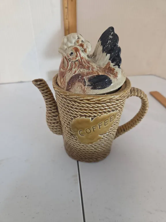 Vented Rossini of Japan rooster teapot