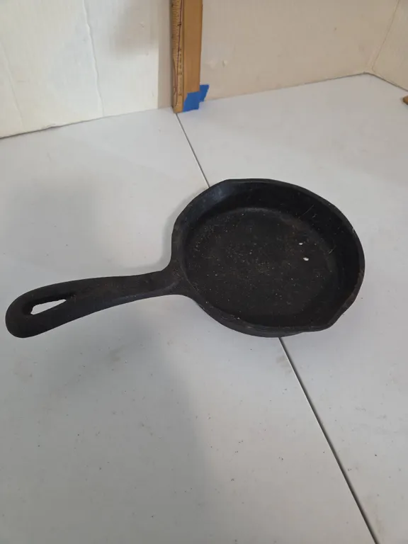 Vintage Wagner's number 3 cast iron skillet sale