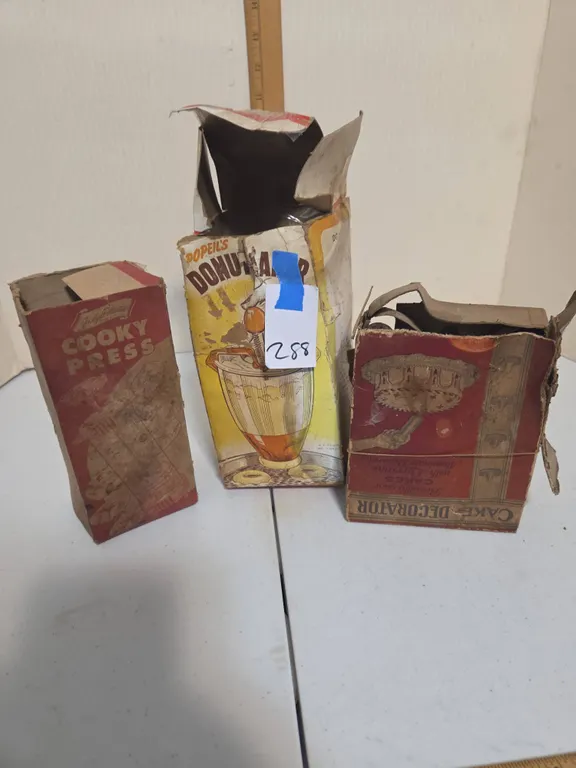 Vintage cake pastry decorating items, in original boxes