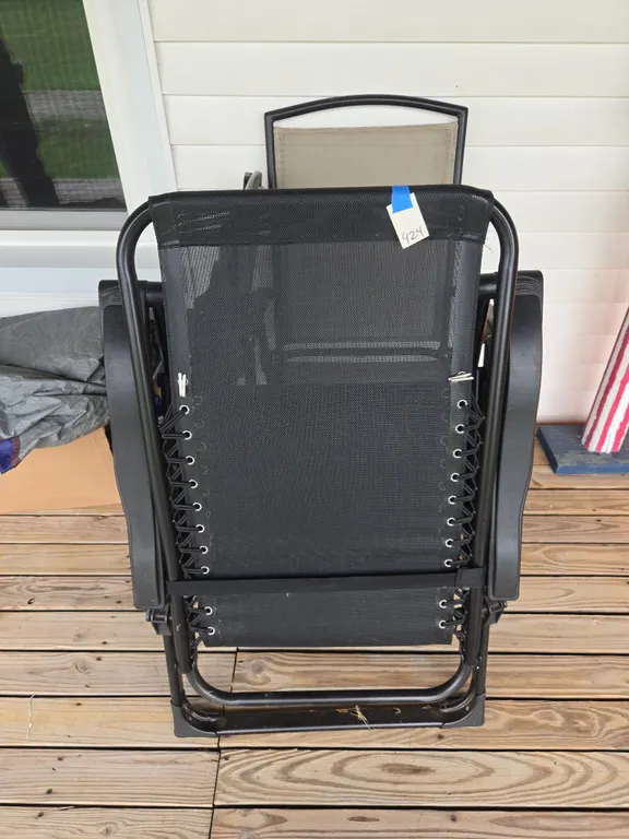 Folding lawn chairs