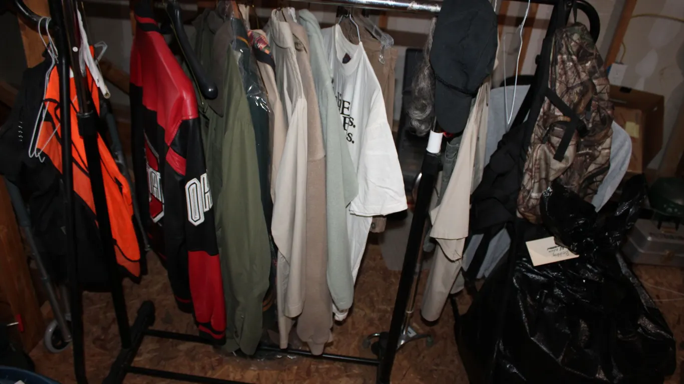 Clothing & Garment Rack