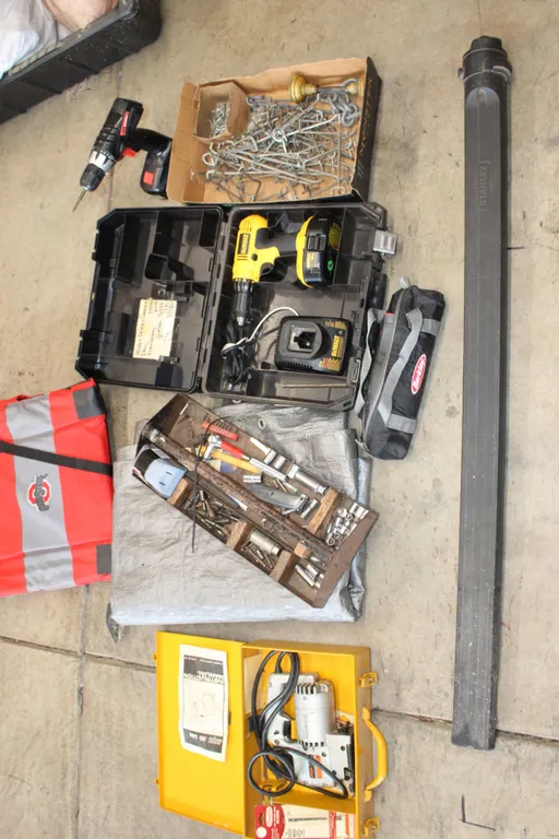 Power Tools & Hardware