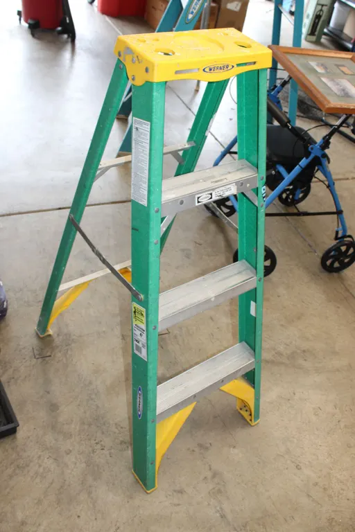 Werner Fiberglass Step Ladder