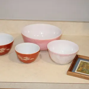 Pyrex Mixing Bowls & Art