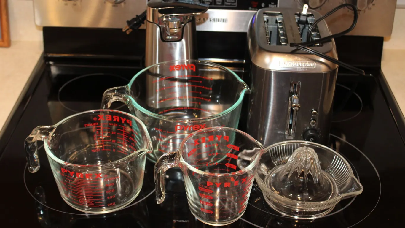 Kitchen Appliances & Pyrex Glassware