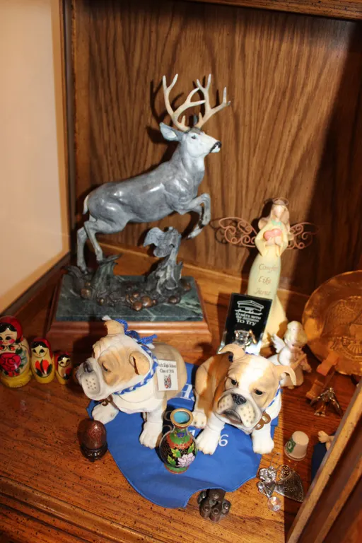 Deer Sculpture, Bulldog Figurines & Collectible Décor