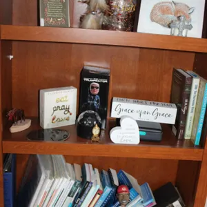 Books & Décor