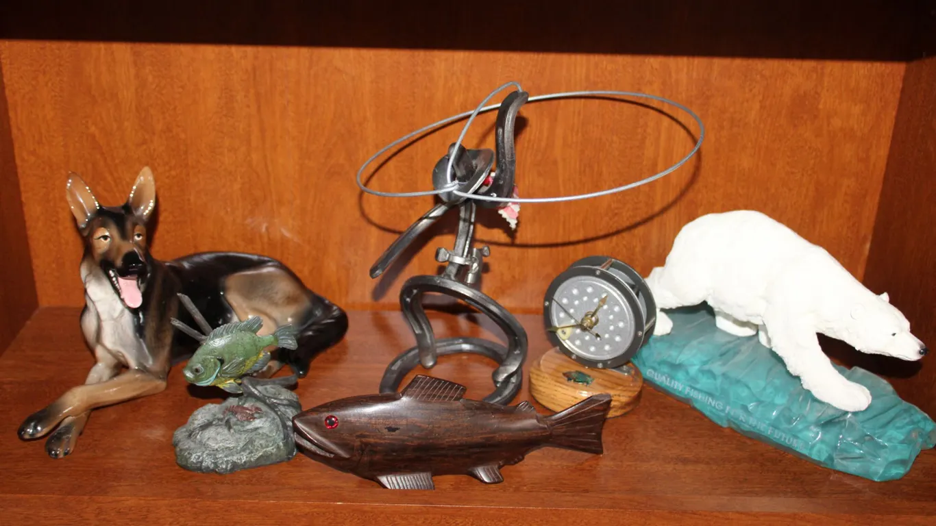 Animal Décor & Clock