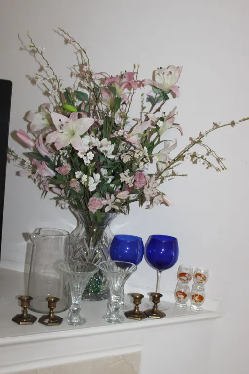 Floral Arrangement & Glassware