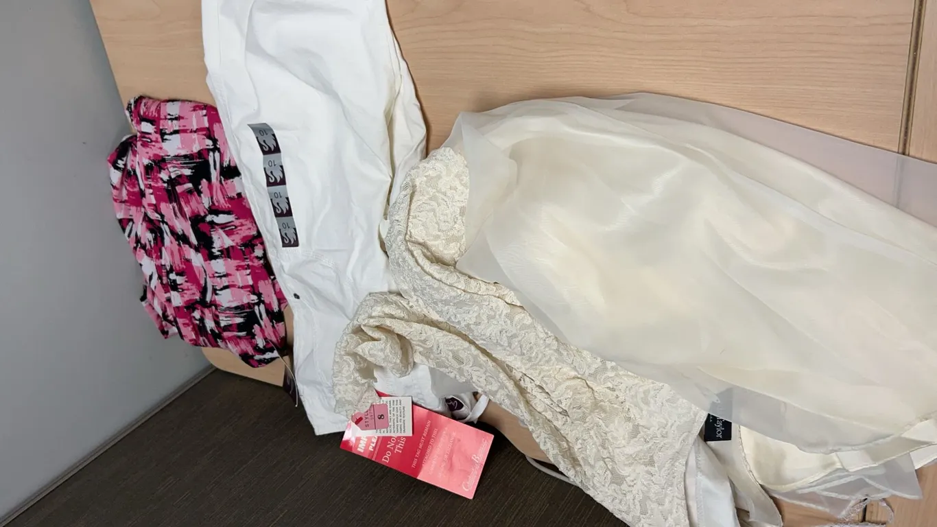 Evan-Picone Dress, Gloria Vanderbilt Shorts, Amanda Taylor Dress