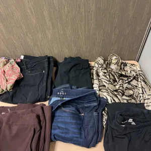 Women’s Apparel Lot Brands Inc. WHBM Paradise Intimates