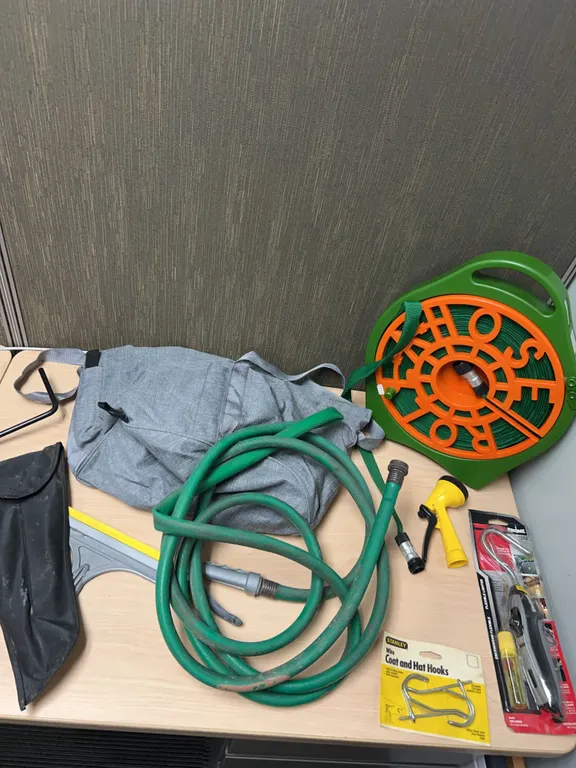 Garden Hose Set With Reel, Nozzle, Lighter, Hooks, Bag