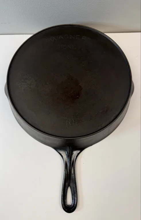 Antique/Vintage "Wagner" No 10 Cast Iron Skillet
