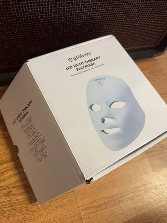 glōkore LED light therapy mask