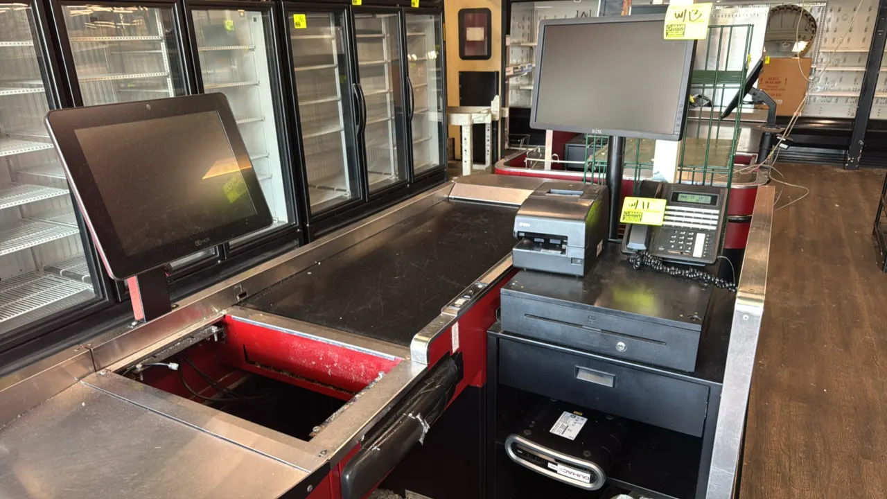 2021 NCR 7603-1301-8801 2-terminal point of sale system with NCR server. Includes NCR terminal computers, 18" RealPOS XL-Series touchscreen displays,