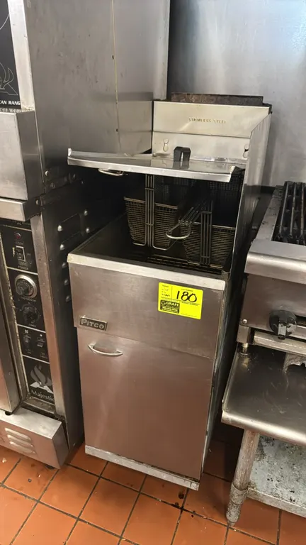 Pitco 40D natural gas deep fryer. Features stainless steel construction, 40 lb oil capacity, 115,000 BTU/hr heating, and front drain valve. Includes (