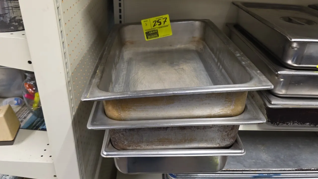 Full-size stainless steel food pan inserts. Stainless steel construction with perimeter rims designed for standard steam tables or food prep wells.