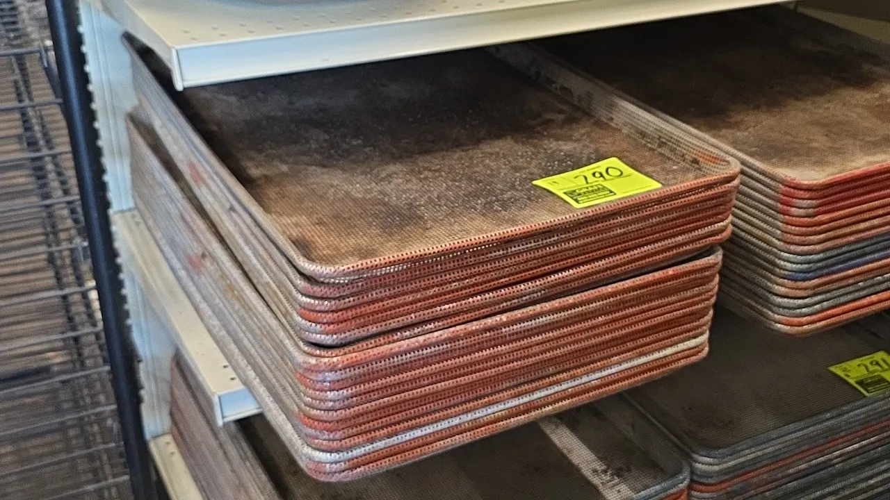 Full-size aluminum sheet liners. Features perforated wire mesh construction with reinforced rolled rims. Display shelving not included.