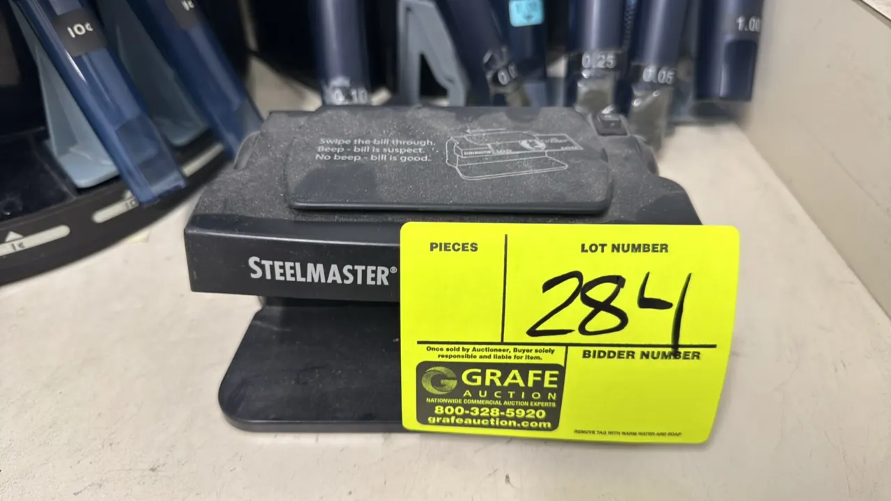 SteelMaster 200SM dual counterfeit bill detector. Features swipe detection with audible alert indicator and rocker power switch. Electrical: 110V, 60