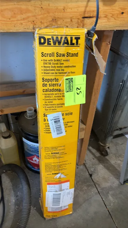DeWalt DW7880 scroll saw stand. Designed for use with DeWalt DW788 scroll saw. Features metal construction, adjustable rear leg, and floor mounting ca