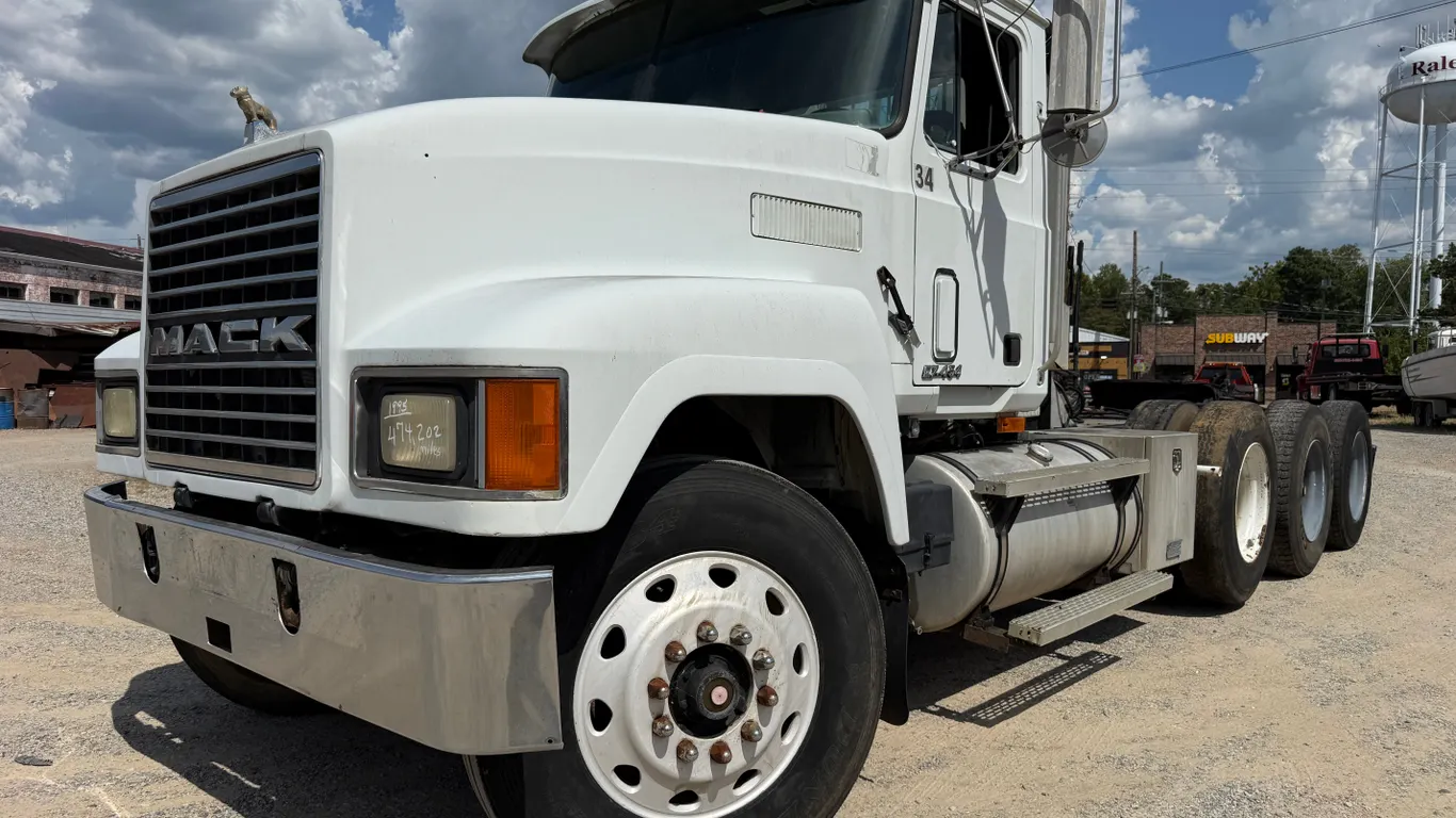 1995 MACK CH613 TRI AXLE DAY CAB TRUCK TRACTOR VIN: 1M2AA18Y1SW046837