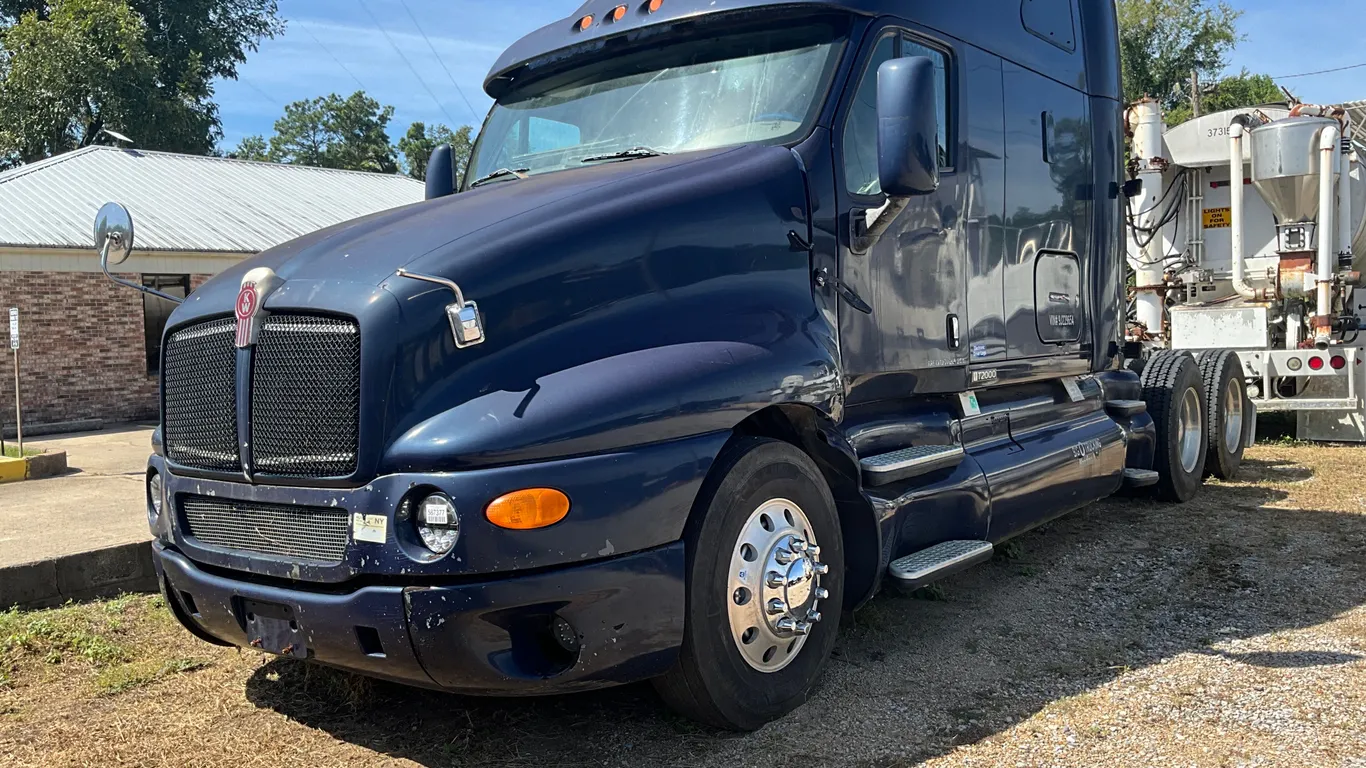 2009 KENWORTH T2000 TANDEM AXLE TRUCK TRACTOR VIN: 1XKTDB9X59J229654