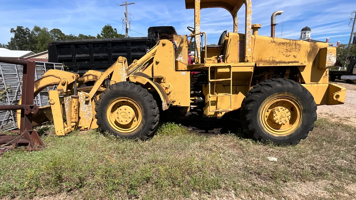 ALLIS CHALMERS 645M WHEEL LOADER SN: 8107