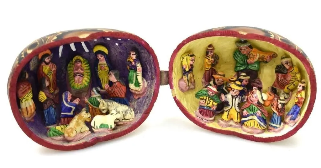 PERUVIAN GOURD NATIVITY