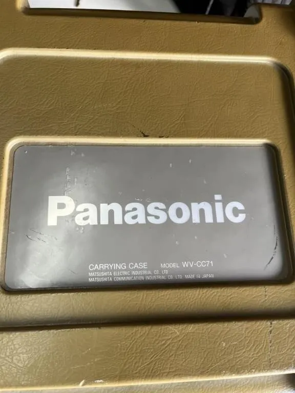 PANASONIC WV-F250 COLOR VIDEO CAMERA IN CASE