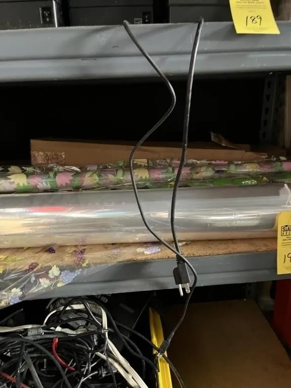 LOT CELLOPHANE WRAP - DECORATED / CLEAR