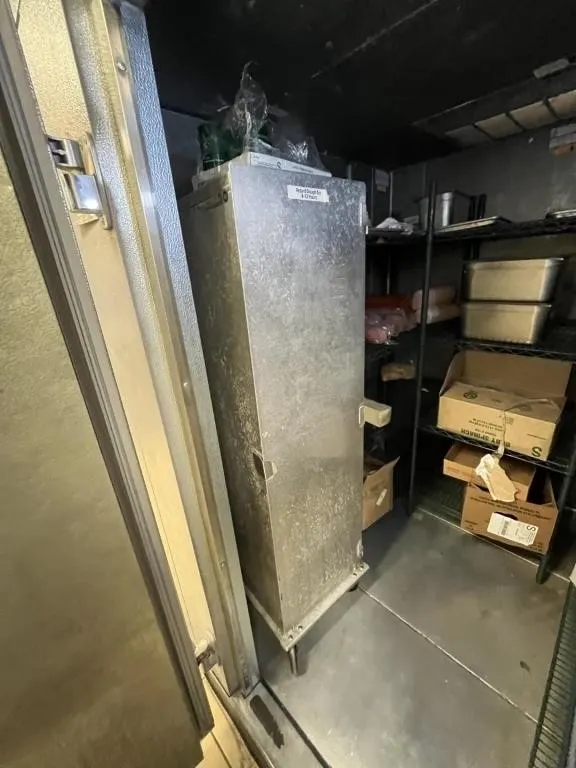 BREAD RETARDER (IN WALK-IN REFRIGERATOR)