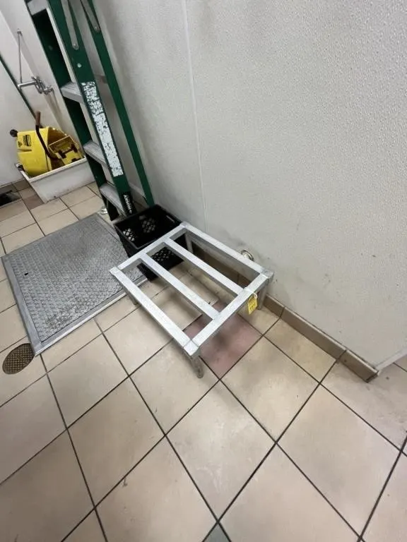 ALUMINUM DUNNAGE RACK