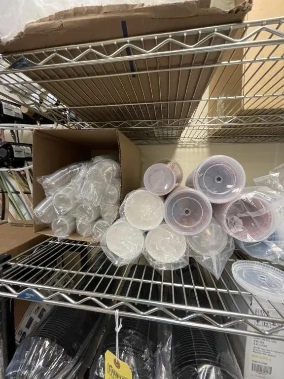 LOT - ALL PAPER / PLASTIC GOODS - PAPER TOWELS, CU