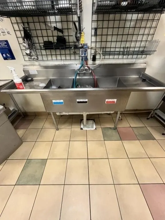 STAINLESS STEEL 3-COMPARTMENT WASH SINK WITH SINKR