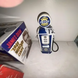 CHEVROLET SUPER SERVICE GAS PUMP
