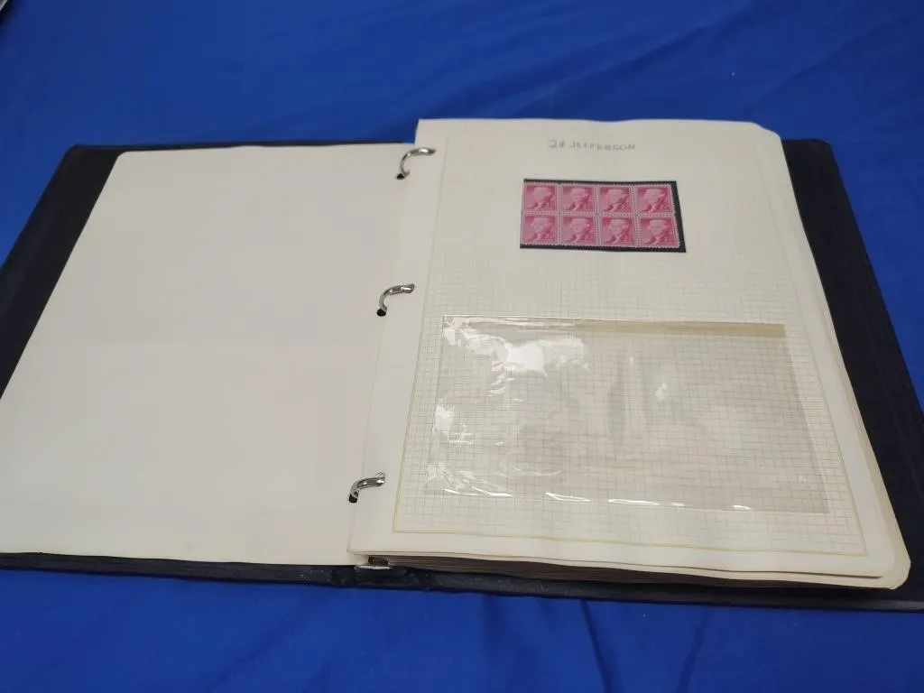 Stamp Album - most 1c-6c stamls