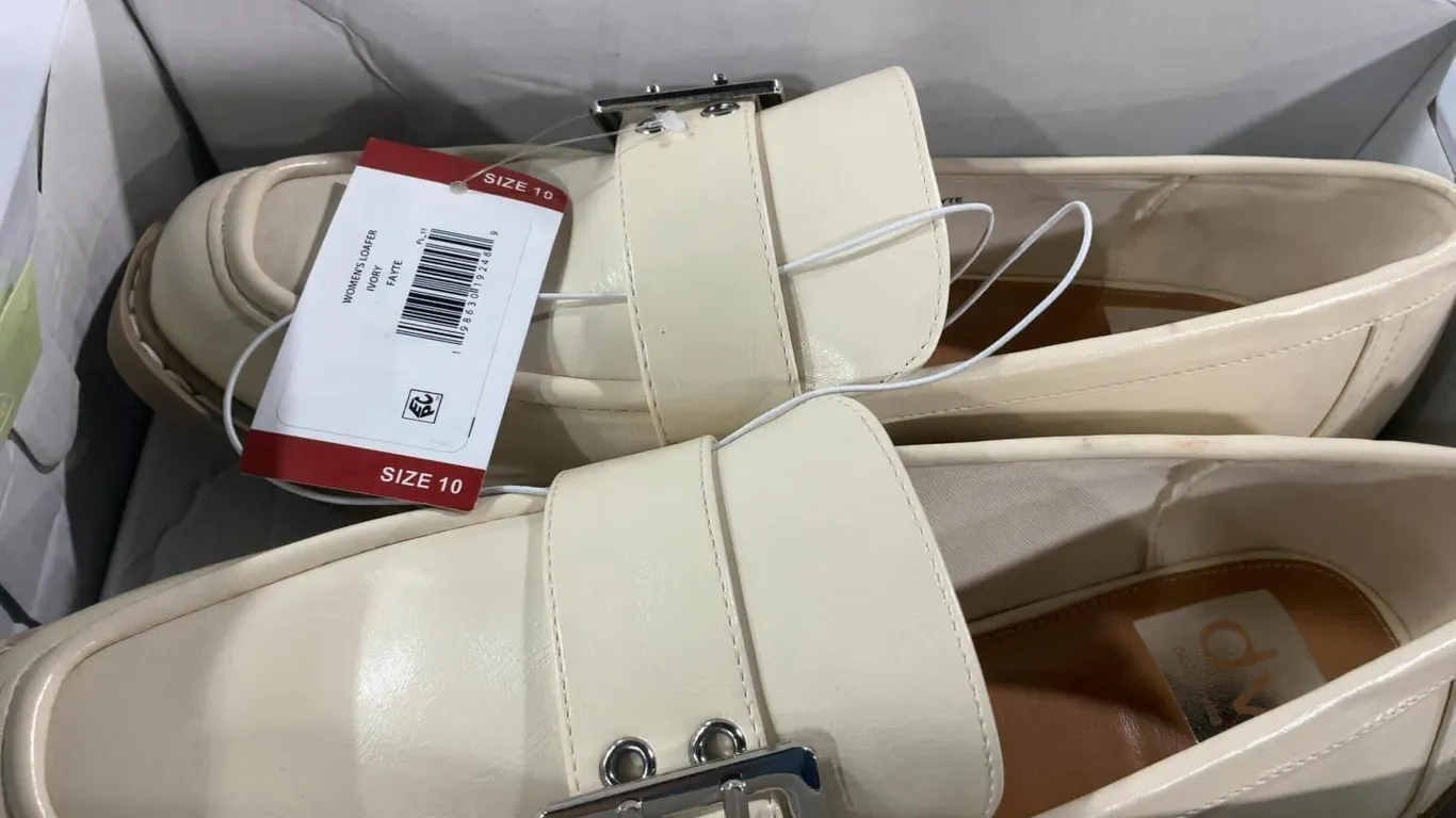 DV Dolce Vita Fayte Loafers Ivory Size 10