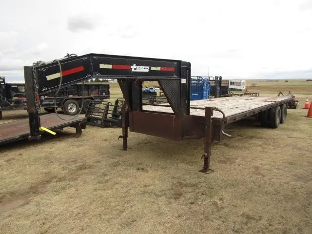 2008 Temco Tandem Axle Dual GN Trailer