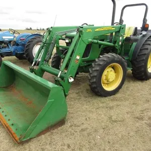 John Deere 5085M Utility/Loader Tractor