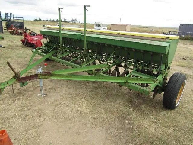 john Deere Model DR 1610B Grain Drill