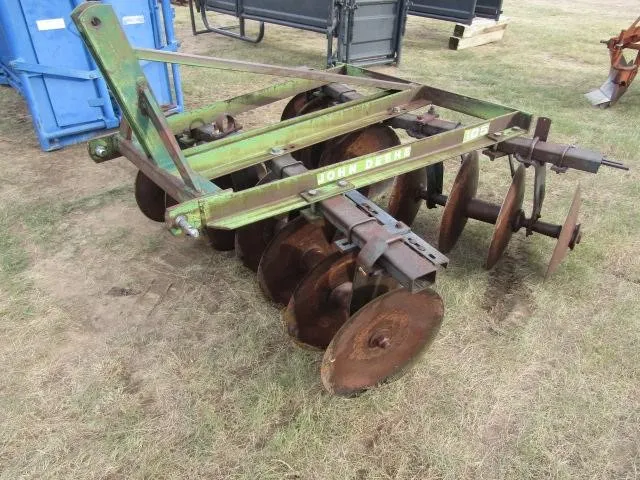 John Deere 105 6-ft 3-Pt Hitch Disc
