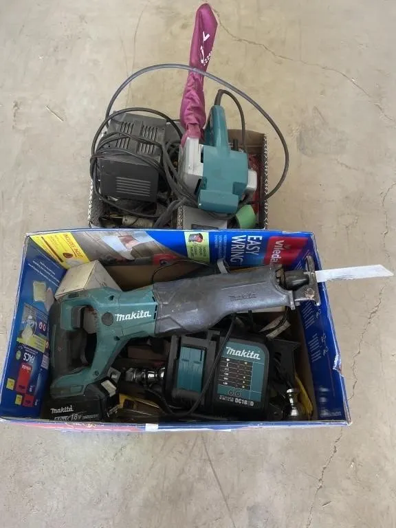 Makita DJR186 Cordless Saw W/ Charger,