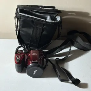 Kodak Pixpro AZ401 Digital Camera with Bag