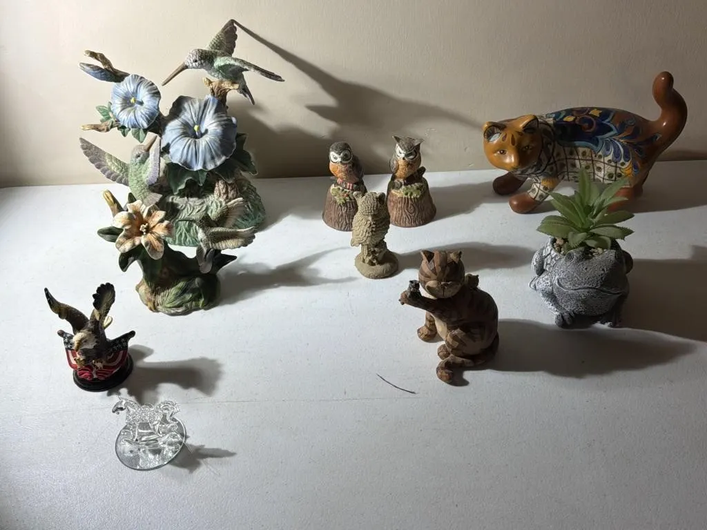 Home Decor- Hummingbirds, Eagle, Owls, Cats,