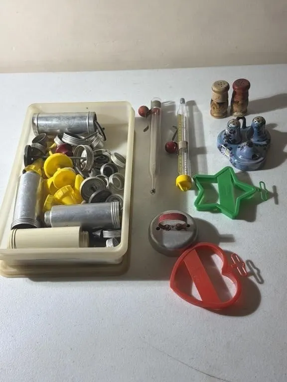 aluminum cake decorator and cookie press,
