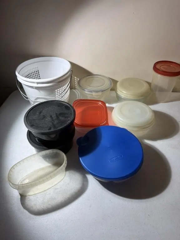 Plastic Contaners, Baskets