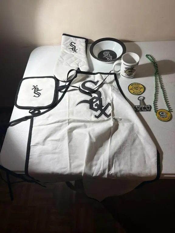 Chicago White Sox Bowl, Hot Pads, Apron & Coffee